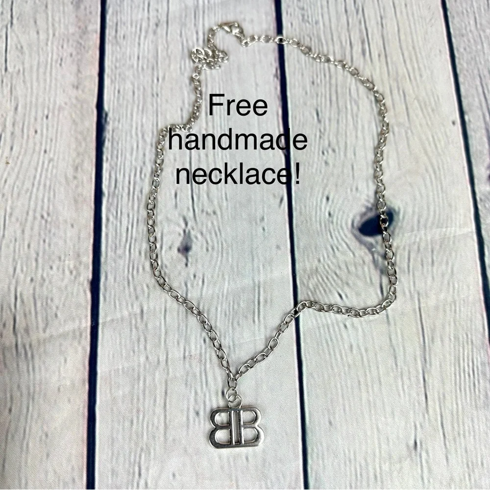 Balenciaga Beige Leather bifold compact zippy wallet with necklace GREAT! - Picture 16 of 16